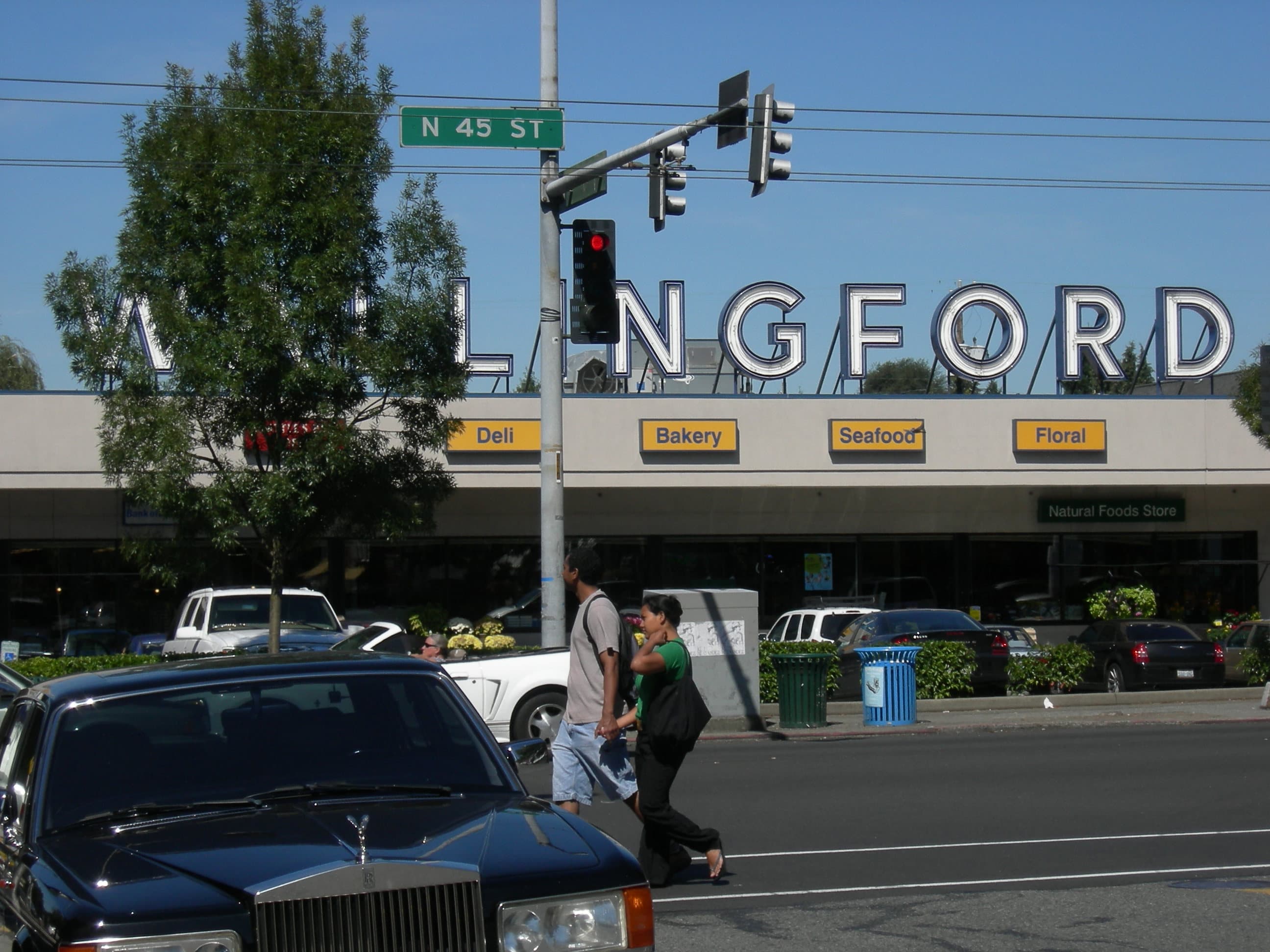 The neon Wallingford neighborhood sign at N 45th Street